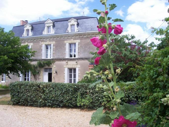 Bed and Breakfast La Jariette Airvault Exterior foto