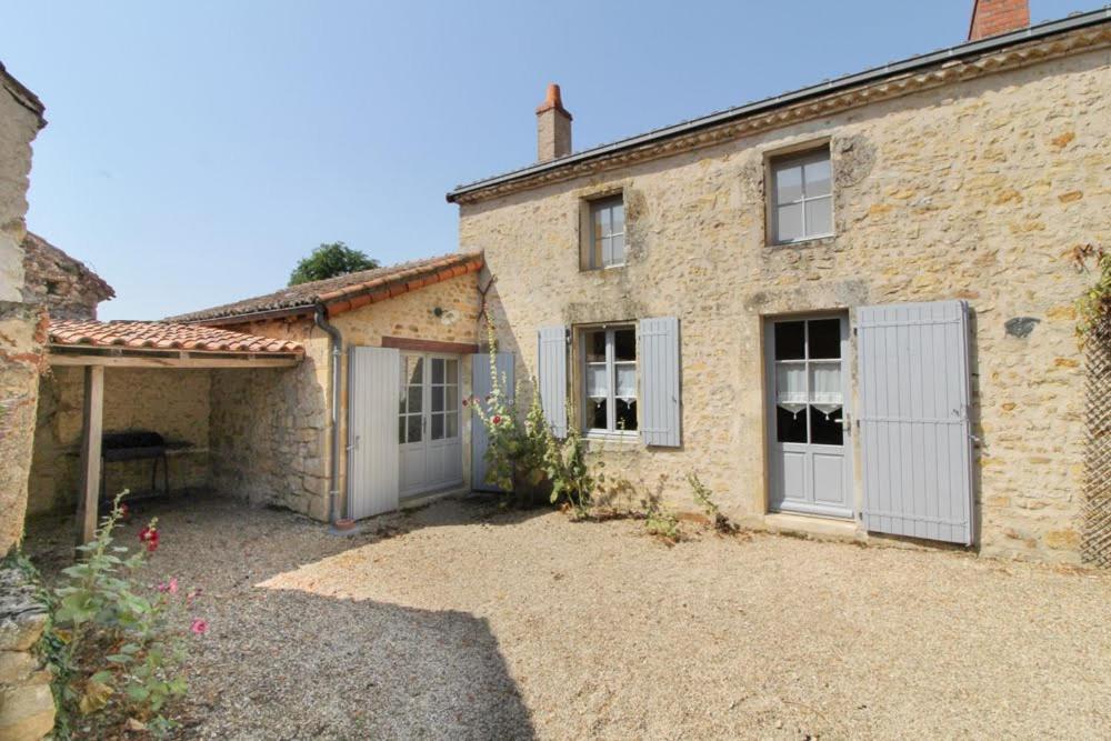 Bed and Breakfast La Jariette Airvault Exterior foto