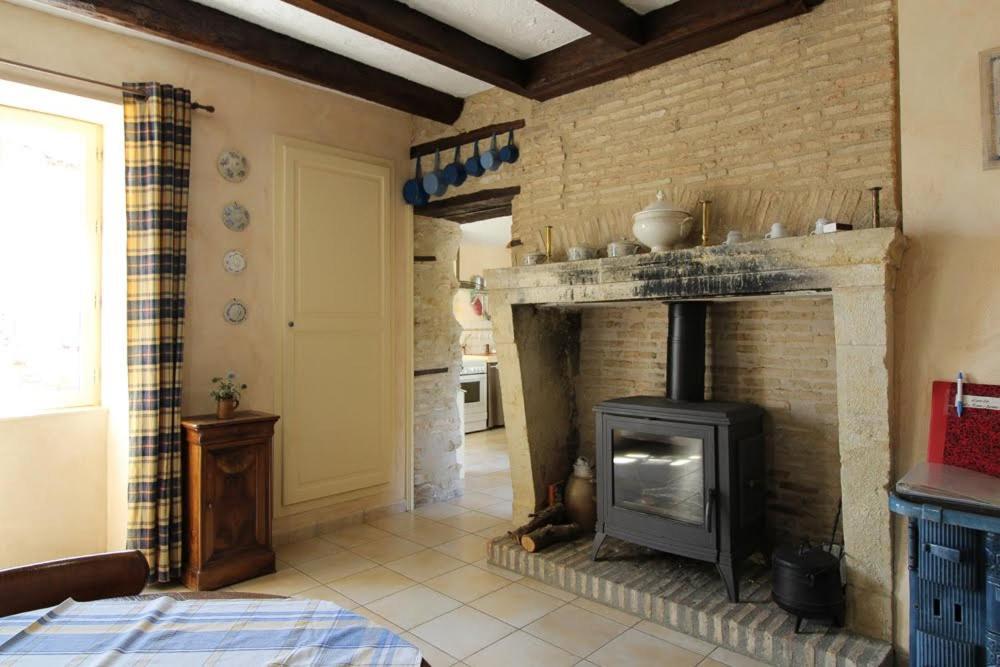 Bed and Breakfast La Jariette Airvault Exterior foto